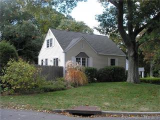 212 Moran St, Waterbury, CT 06704-2528