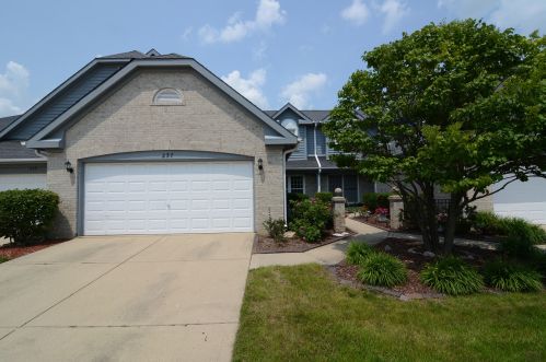257 Lynwood Ln, Hanover Park, IL 60108-3037