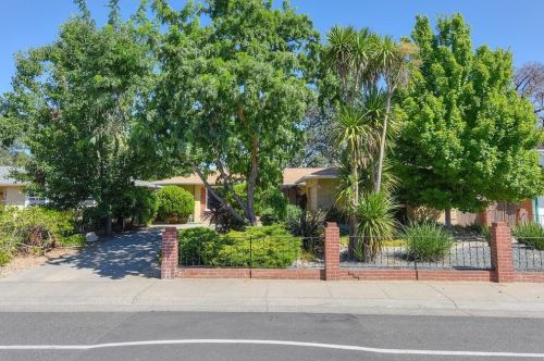 10649 Ambassador Dr, Rancho Cordova, CA 95670-2466