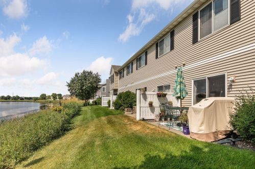 1938 111th Ave, Minneapolis MN  55449-5355 exterior