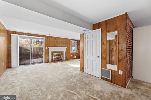 5250 Bradgen Ct, Springfield VA  22151-3505 exterior