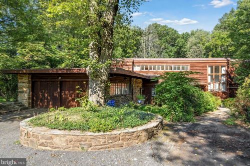410 Sandy Bank Rd, Media, PA 19063-1333