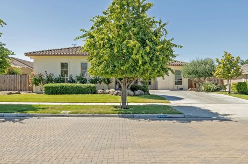 786 7th St, Ripon, CA 95366-2500
