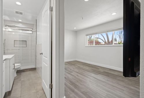 8716 Lodestone Cir, Elk Grove CA  95624-2520 exterior