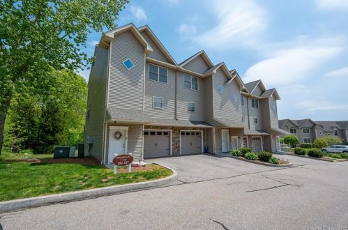 64 Scotch Cap Rd, Quaker Hill CT  06375-1431 exterior