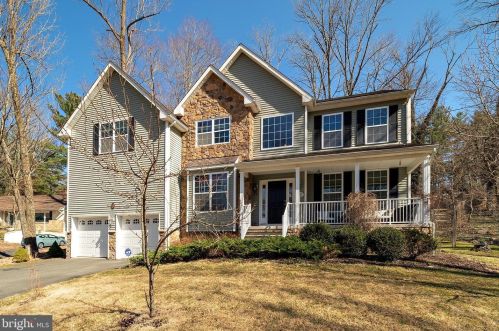 32 Jacobs Creek Rd, Trenton, NJ 08628-1704