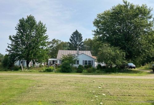 10 Wits End Ln, Freedom, ME 04941-3539