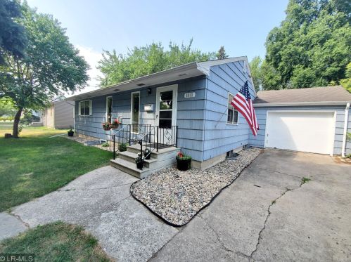 1613 7th St, Moorhead, MN 56560-3449
