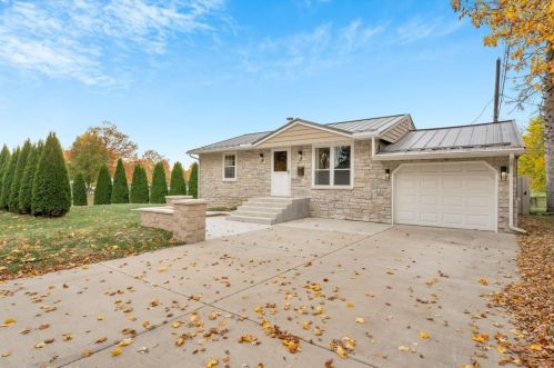 1607 Northwood Ct, Valpo, IN 46383-5126