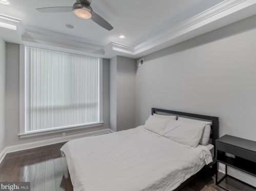 2131 10th St, Philadelphia PA 19148-5007 exterior