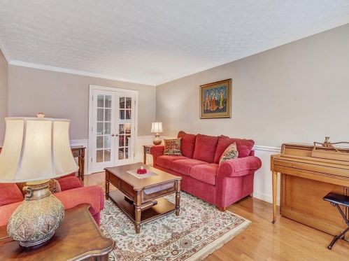 3217 Henderson Walk, Atlanta GA  30340-4327 exterior