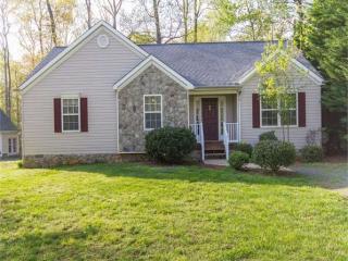 3 Lewis Ct, Bybee, VA 22963-3228