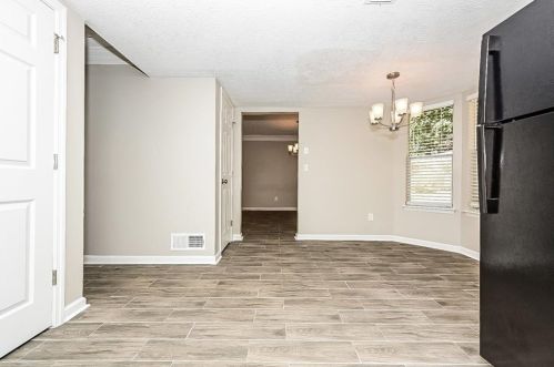 6837 Hiddenlake Dr, Rex GA  30273-2164 exterior