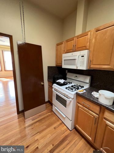 789 27th St, Philadelphia, PA 19130-2412