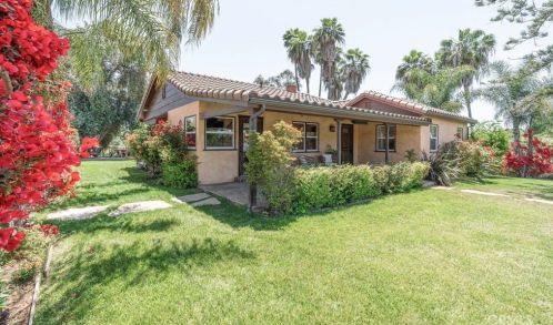 1955 Friendly Dr, Vista, CA 92084-4225