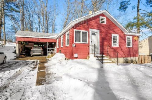 26 Lakeview Rd, Glocester, RI 02859-3234