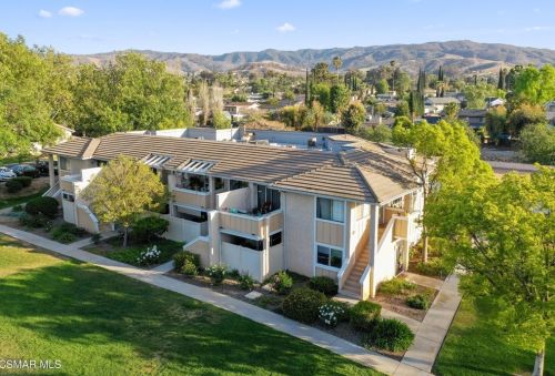 2940 Deacon St, Simi Valley CA 93065-6104 exterior