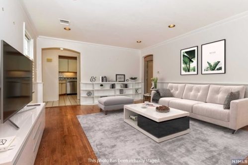 431 Cambridge Rd, Ridgewood, NJ 07450-1804