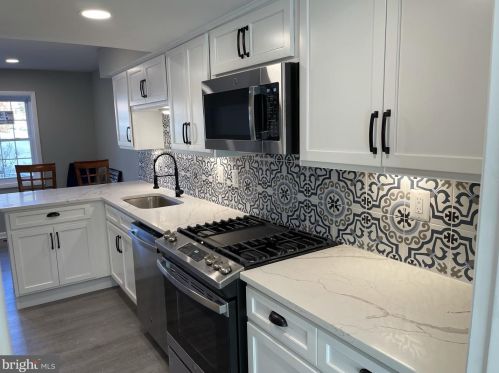 14846 Dorian Dr, Woodbridge, VA 22193-1765