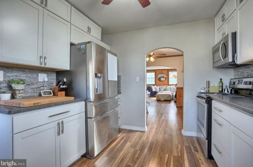 215 Cavalry Rd, Carlisle PA  17013-1606 exterior