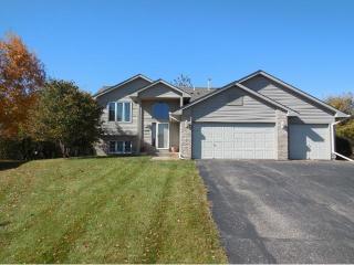 1100 Lyman Ct, Chanhassen, MN 55317-8535