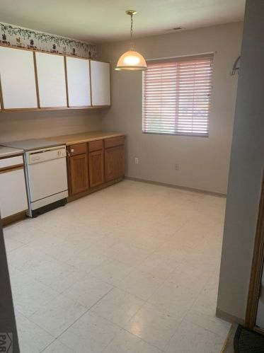 3016 Winnipeg St, Pueblo, CO 81004-4242