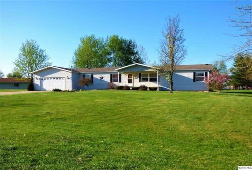 714 Morris Ct, Fountain Green, IL 62321-1163