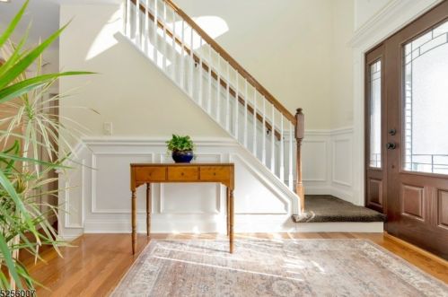 6 Skyline Dr, Flemington, NJ 08822-3190