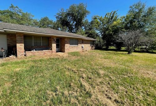 808 Mulberry St, Angleton TX  77515-5063 exterior