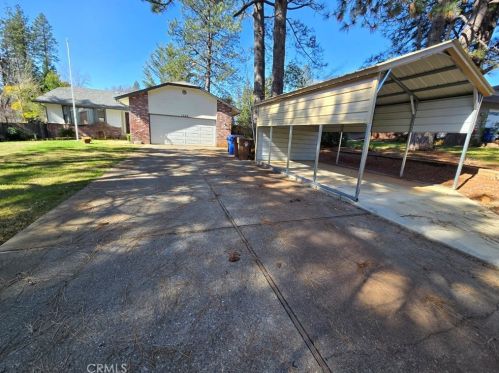1558 Gate Ln, Paradise, CA 95969-2319