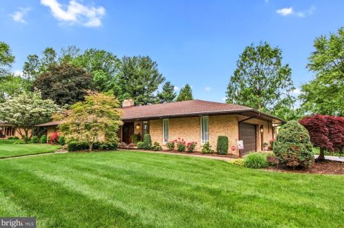 2210 Dandridge Dr, York, PA 17403-4518