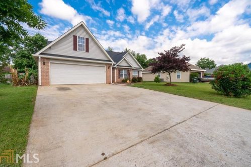 309 Blake Ter, Warner Robins, GA 31088-2057