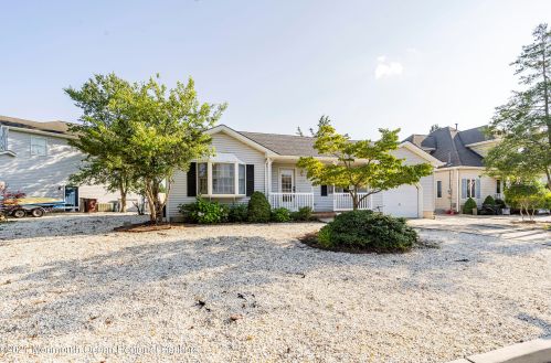 38 Sand Bar Dr, Berkeley Township, NJ 08721-3548