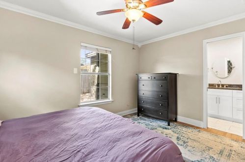 6609 Cruz St, Austin TX  78741-3519 exterior