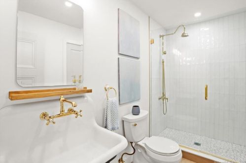 27 Oriole Dr, Norwalk CT  06851-5608 exterior