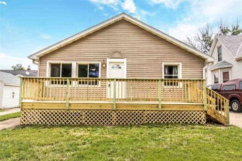 1202 Bacon St, Pekin IL  61554-4540 exterior
