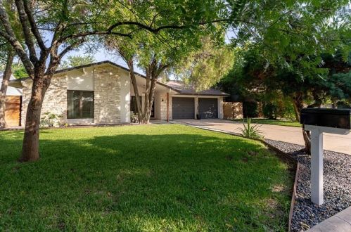 5402 Fernview Rd, Austin TX  78745-2716 exterior
