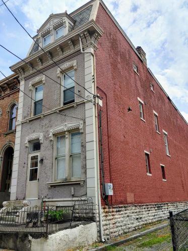 1025 Dayton St, Cincinnati, OH 45214-3117
