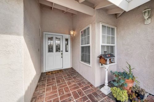 9667 Dove Cir, Santa Ana, CA 92708-6607