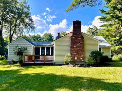 4 Sunset Rd, Amherst, NH 03031-3321