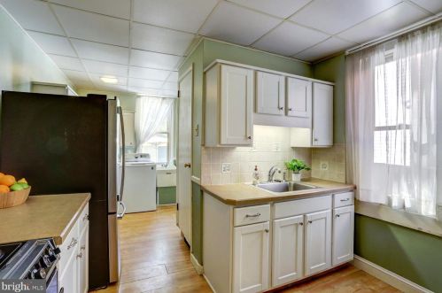 521 Walnut St, Lancaster PA  17603-3305 exterior