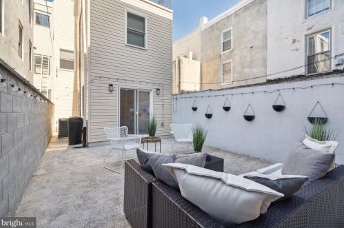 630 Catharine St, Philadelphia PA  19147-2937 exterior