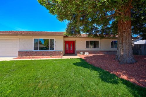8645 Grimsby Ct, Elk Grove, CA 95624-1725