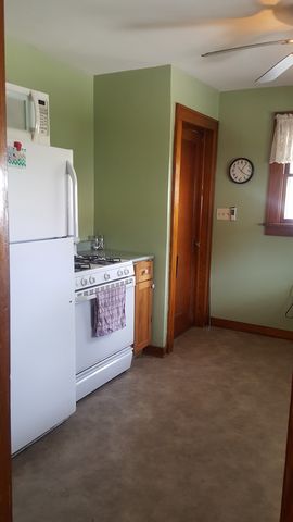 221 Jackson St, Virden, IL 62690-1451