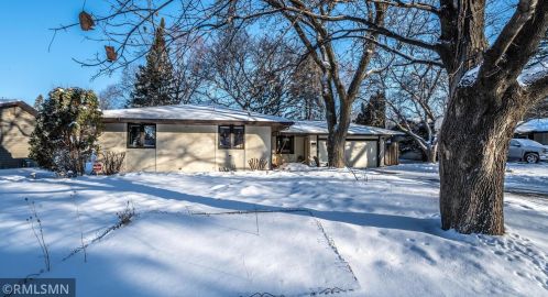 2437 Hillside Rd, Saint Paul MN  55110-5535 exterior