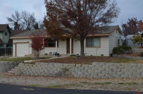 2807 Black Horse Ln, Lake Nacimiento, CA 93446-4239