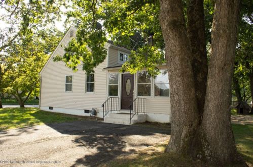 8 Georgian Blvd, Jackson Twp, NJ 08527-2408