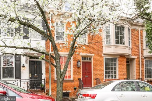 107 South St, Harrisburg, PA 17101-1211