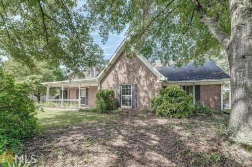 2355 Fieldstone Dr, Conyers GA  30013-1918 exterior
