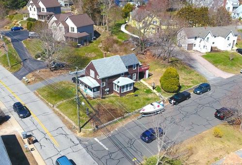 53 Pattagansett Rd, Niantic, CT 06357-2354
